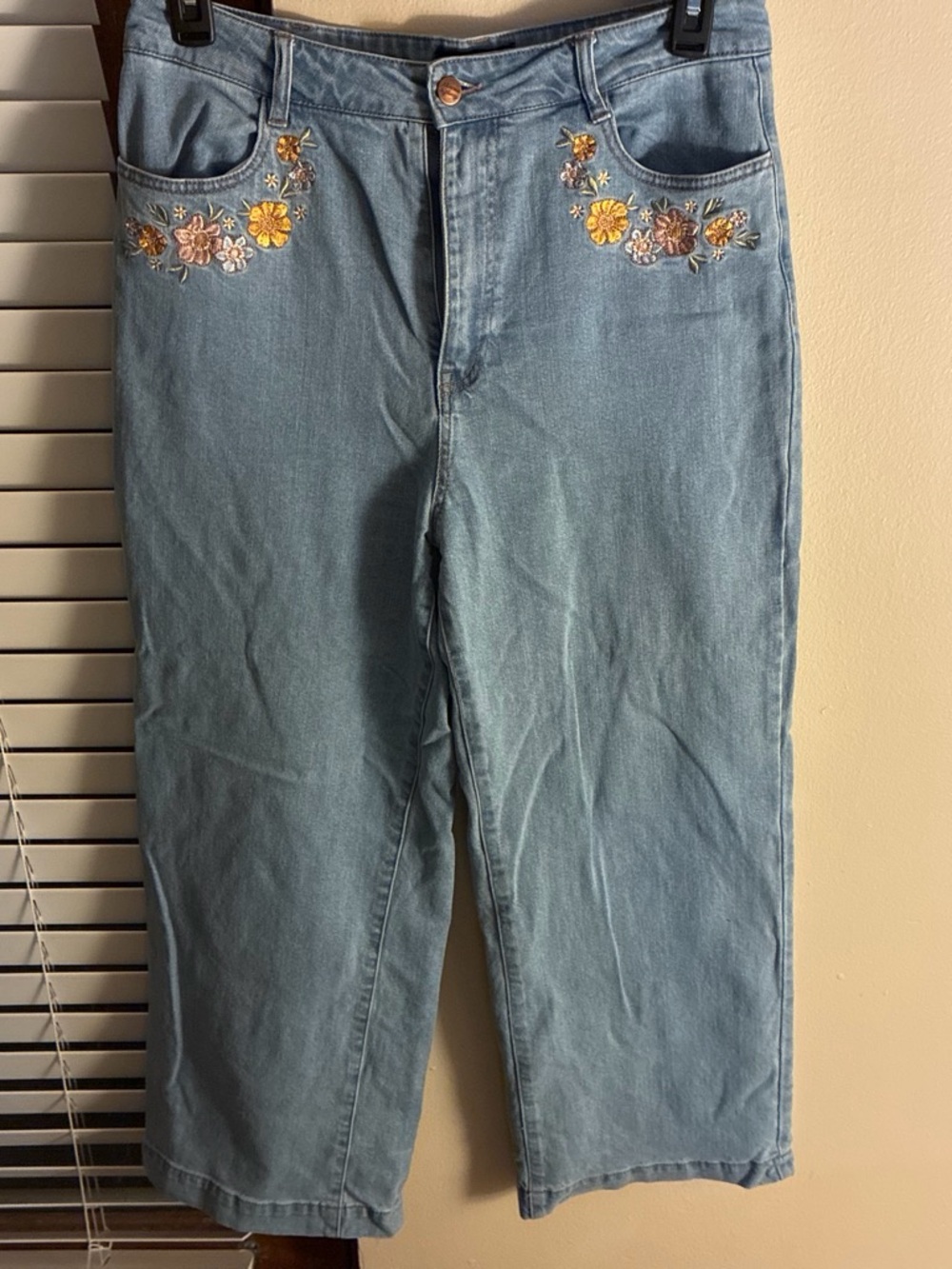 Princess Highway Light Blue Straight-Leg Jeans with Floral Embroidery
